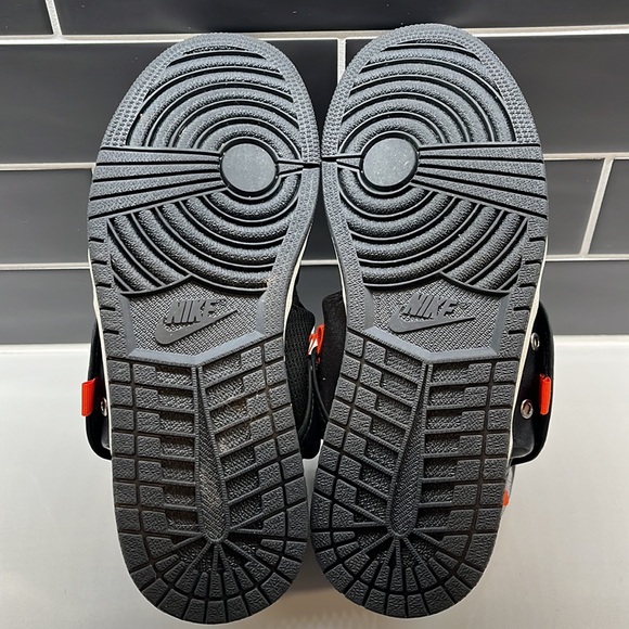 Air Jordan 1 High OG 'Stash - Picture 6 of 10